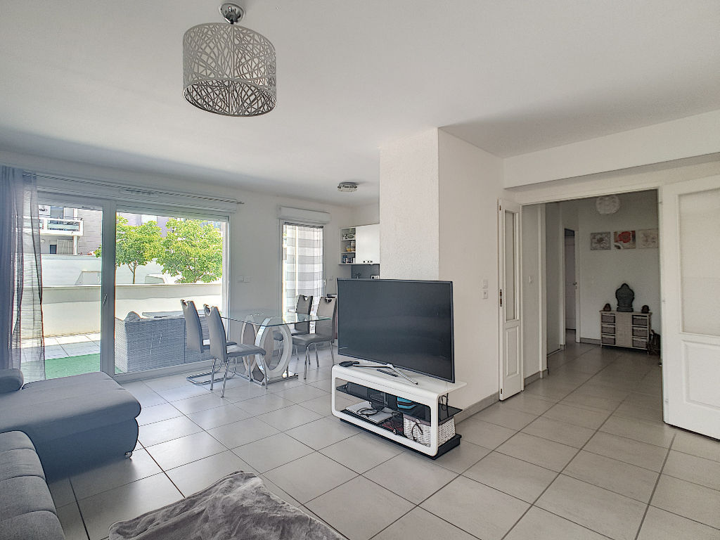 Location appartement près de SaintGenisPouilly 4 pièce(s) 88 m²