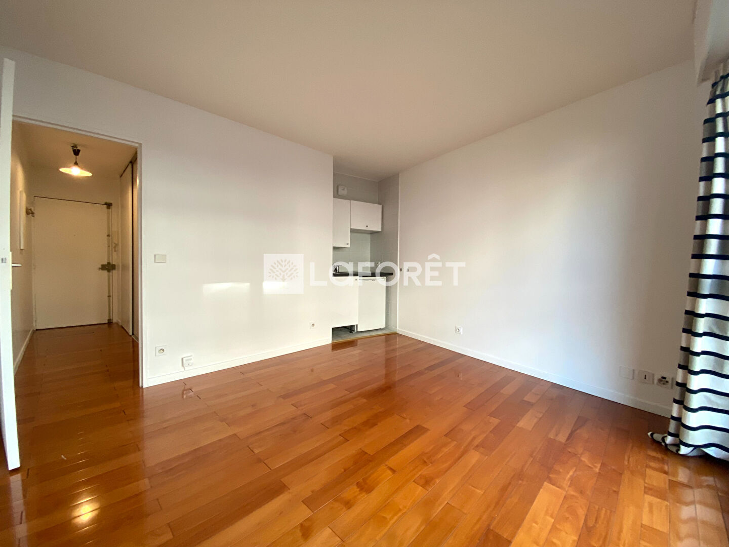 Maison à louer, 21m², SURESNES
