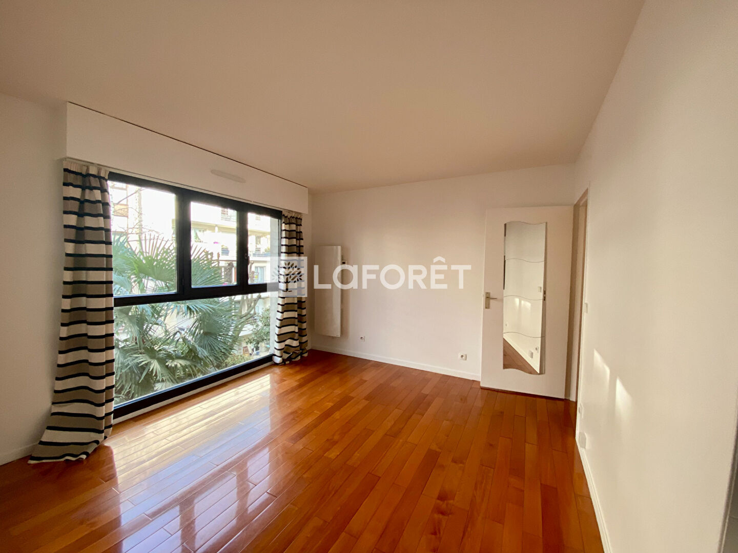 Maison à louer, 21m², SURESNES