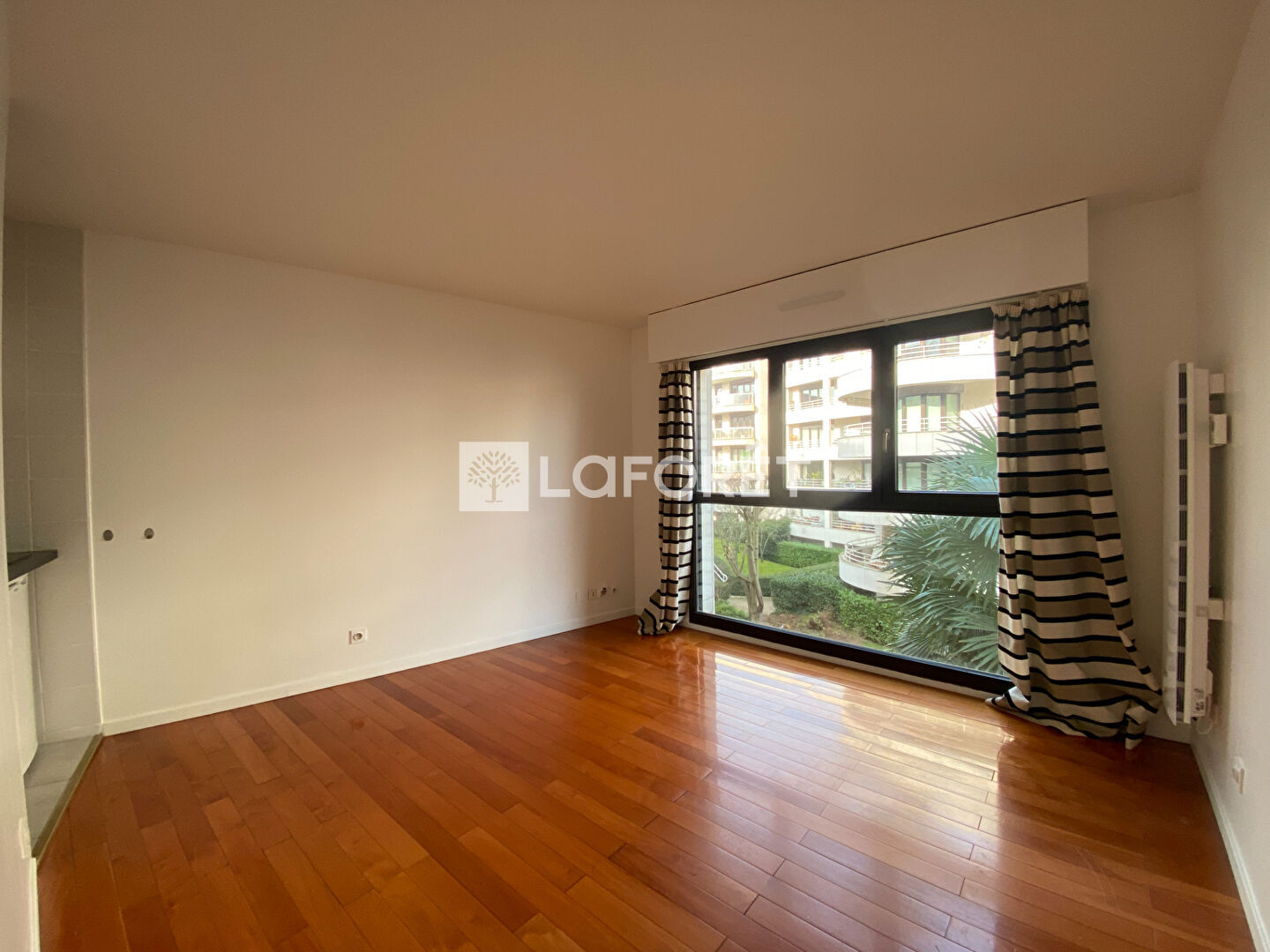 Maison à louer, 21m², SURESNES