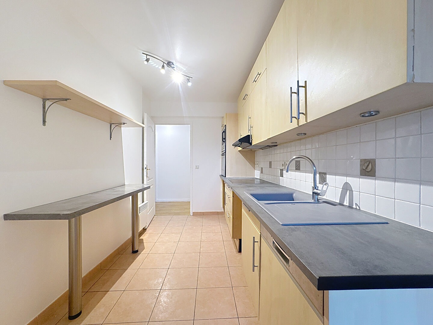 Appartement a louer suresnes - 4 pièce(s) - 93 m2 - Surfyn