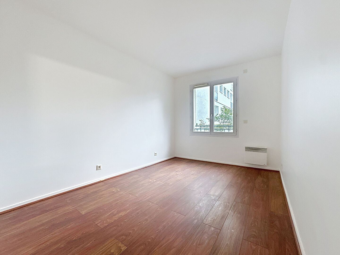 Appartement a louer suresnes - 4 pièce(s) - 93 m2 - Surfyn