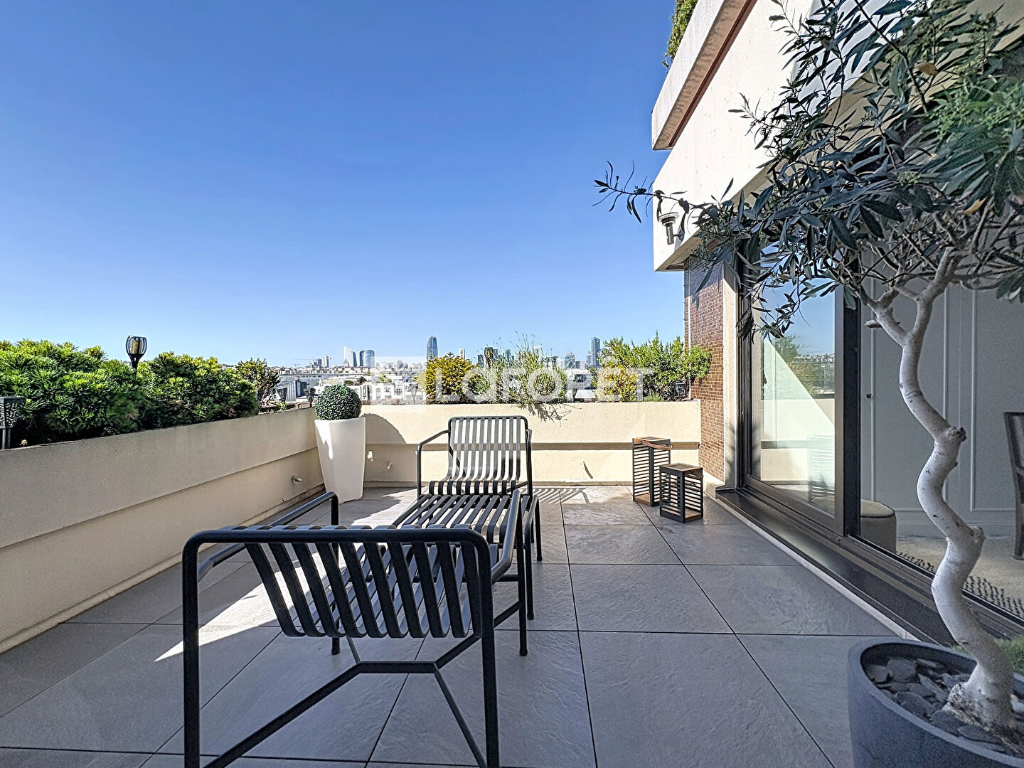 Appartement T3 - 100m² - Suresnes — 3 pièces, 100 m², 2 chambres — photo 8