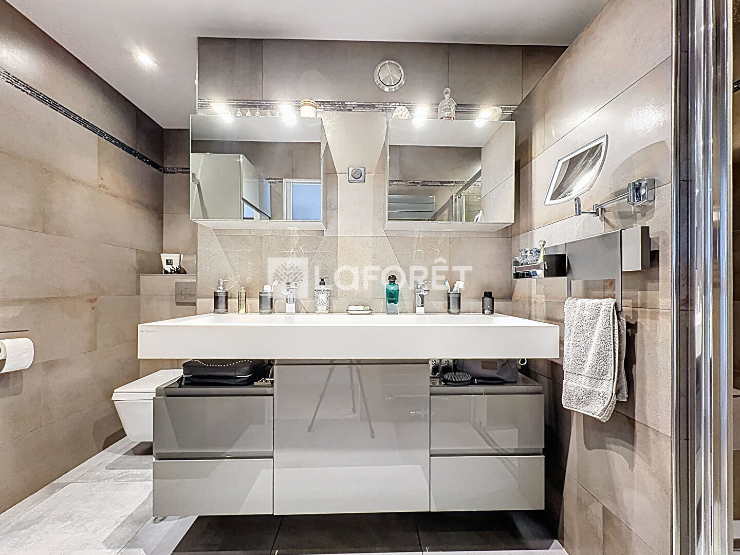 Appartement T3 - 100m² - Suresnes — 3 pièces, 100 m², 2 chambres — photo 15