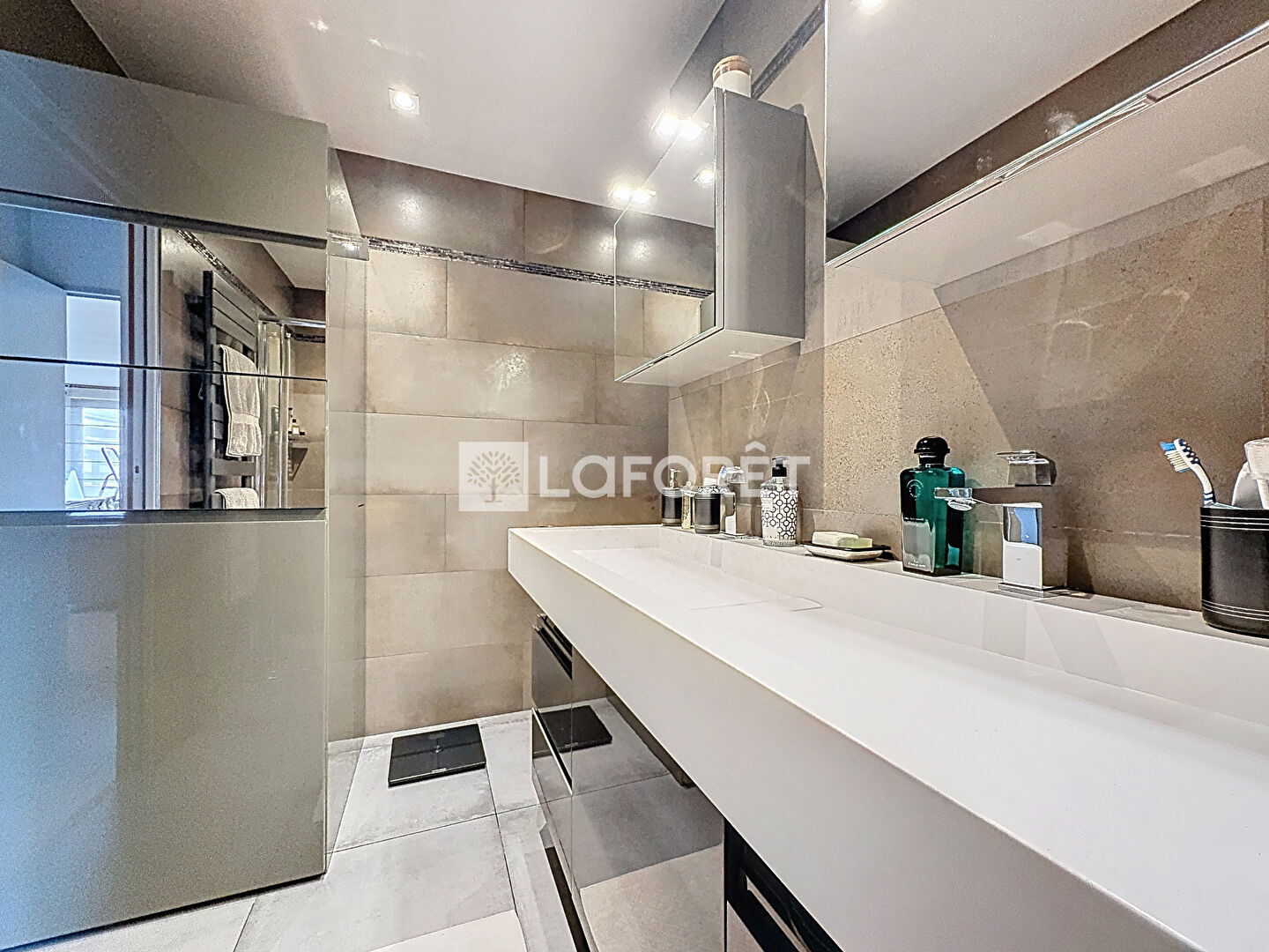Appartement T3 - 100m² - Suresnes — 3 pièces, 100 m², 2 chambres — photo 16