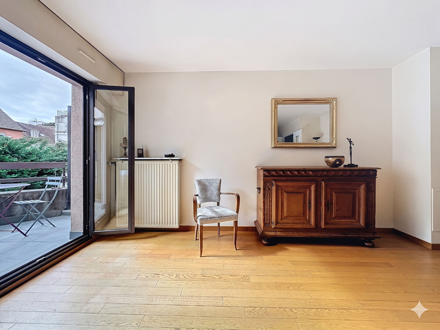 Appartement T4 - 98m² - Suresnes — 4 pièces, 98 m², 3 chambres — photo 4