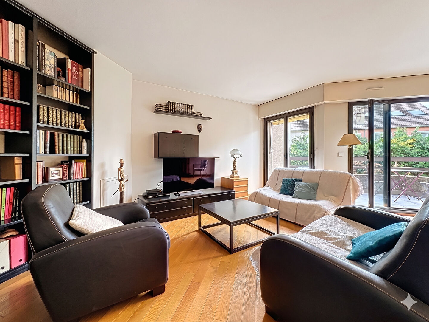 Appartement T4 - 98m² - Suresnes — 4 pièces, 98 m², 3 chambres — photo 5