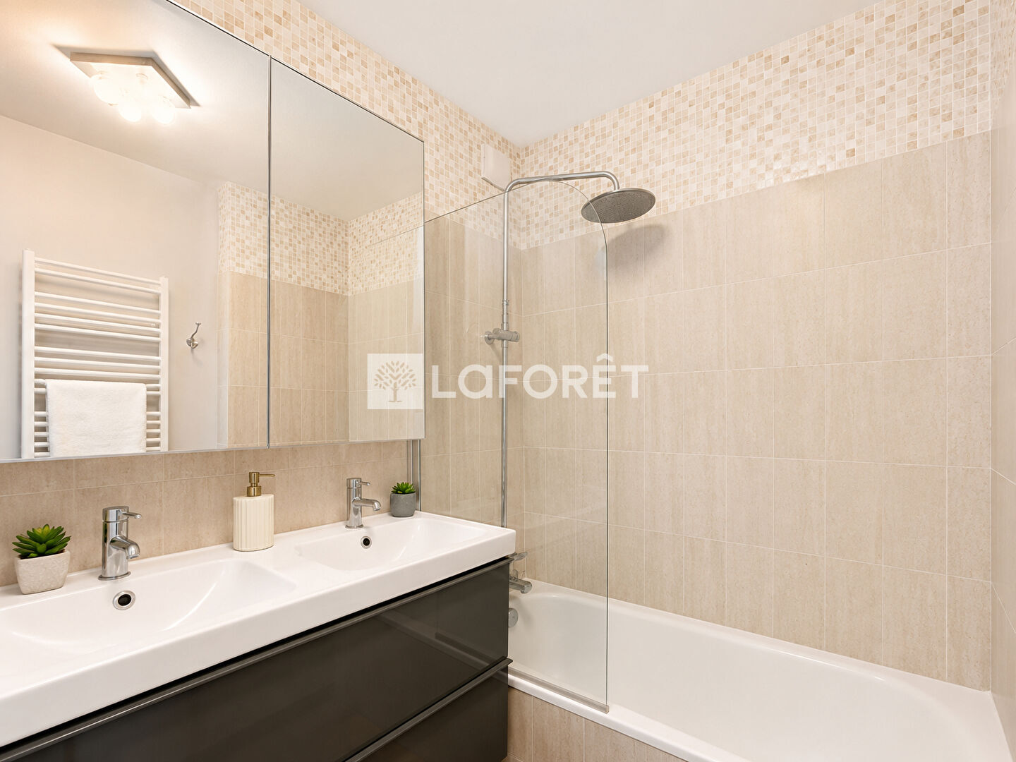 Appartement T3 - 67m² - Suresnes — 3 pièces, 67 m², 2 chambres — photo 5