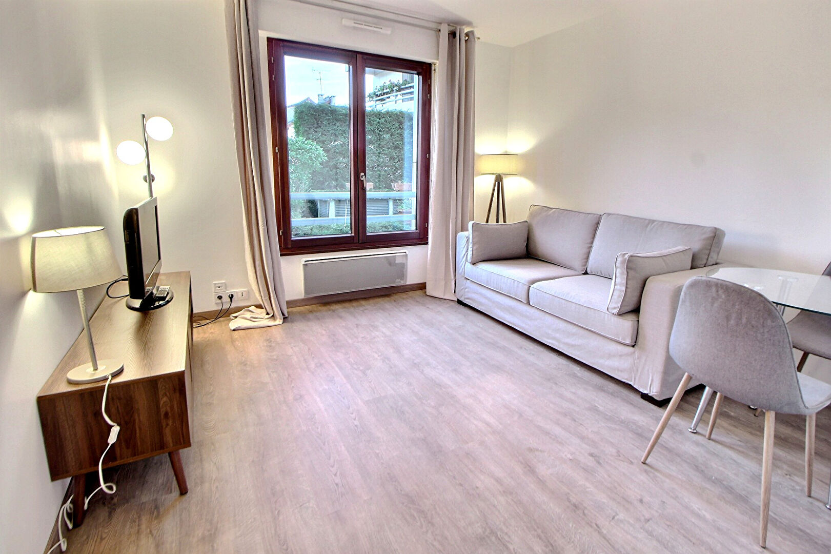 Maison à louer, 21m², SURESNES