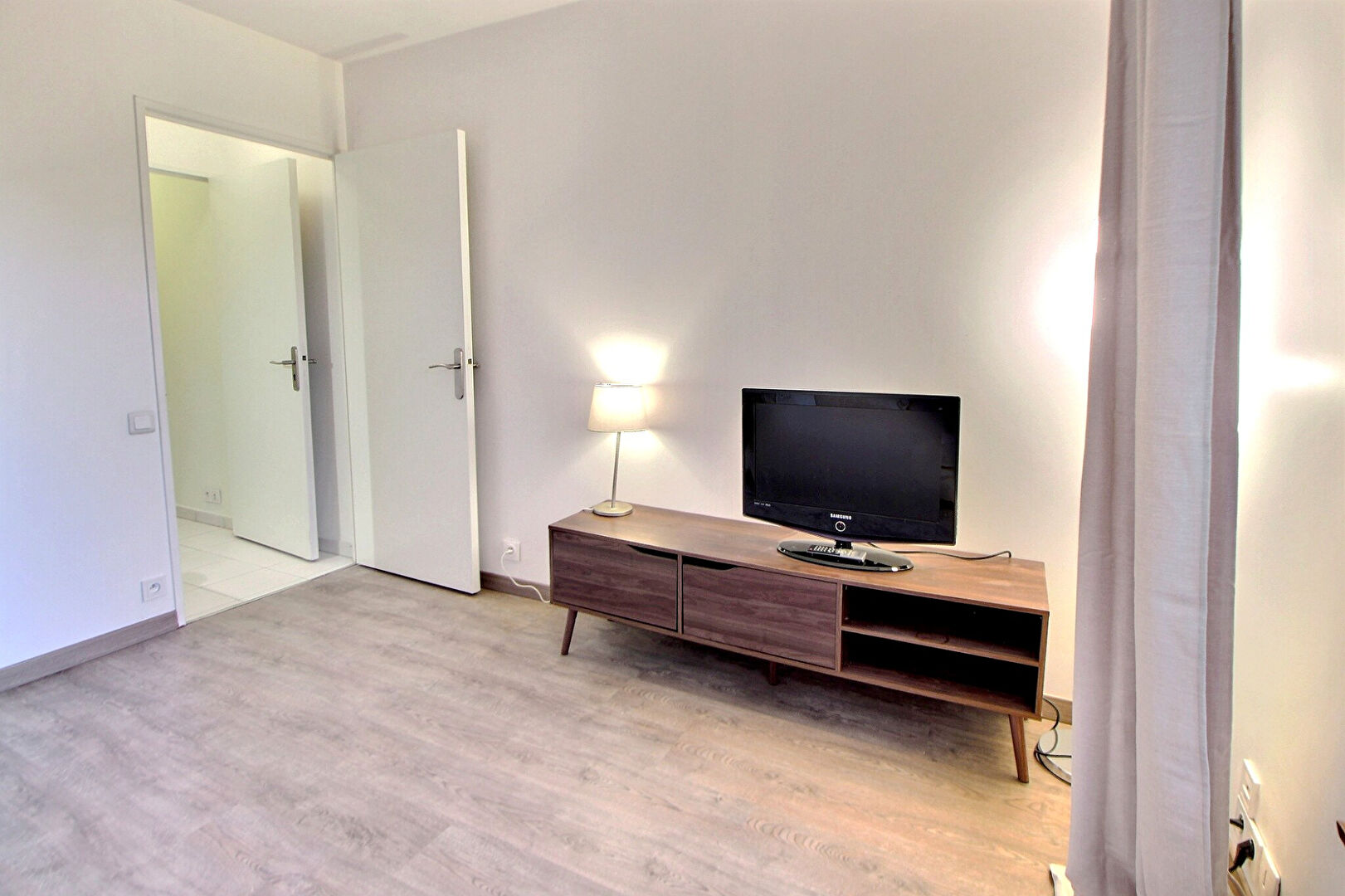 Maison à louer, 21m², SURESNES