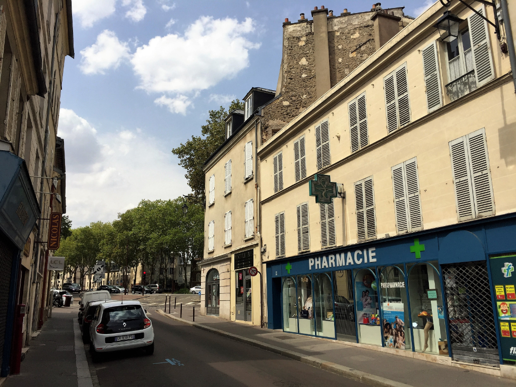 82 Rue Yves Le Coz 78000 Versailles
